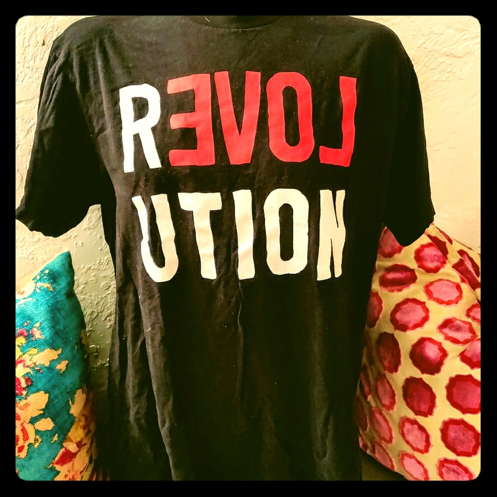 Black Matter Revolution Hot Topics T-Shirt Medium
